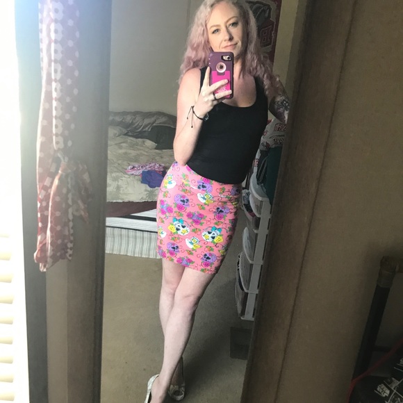 🧟‍♀️About Me 🧟‍♀️ - Picture 2 of 8